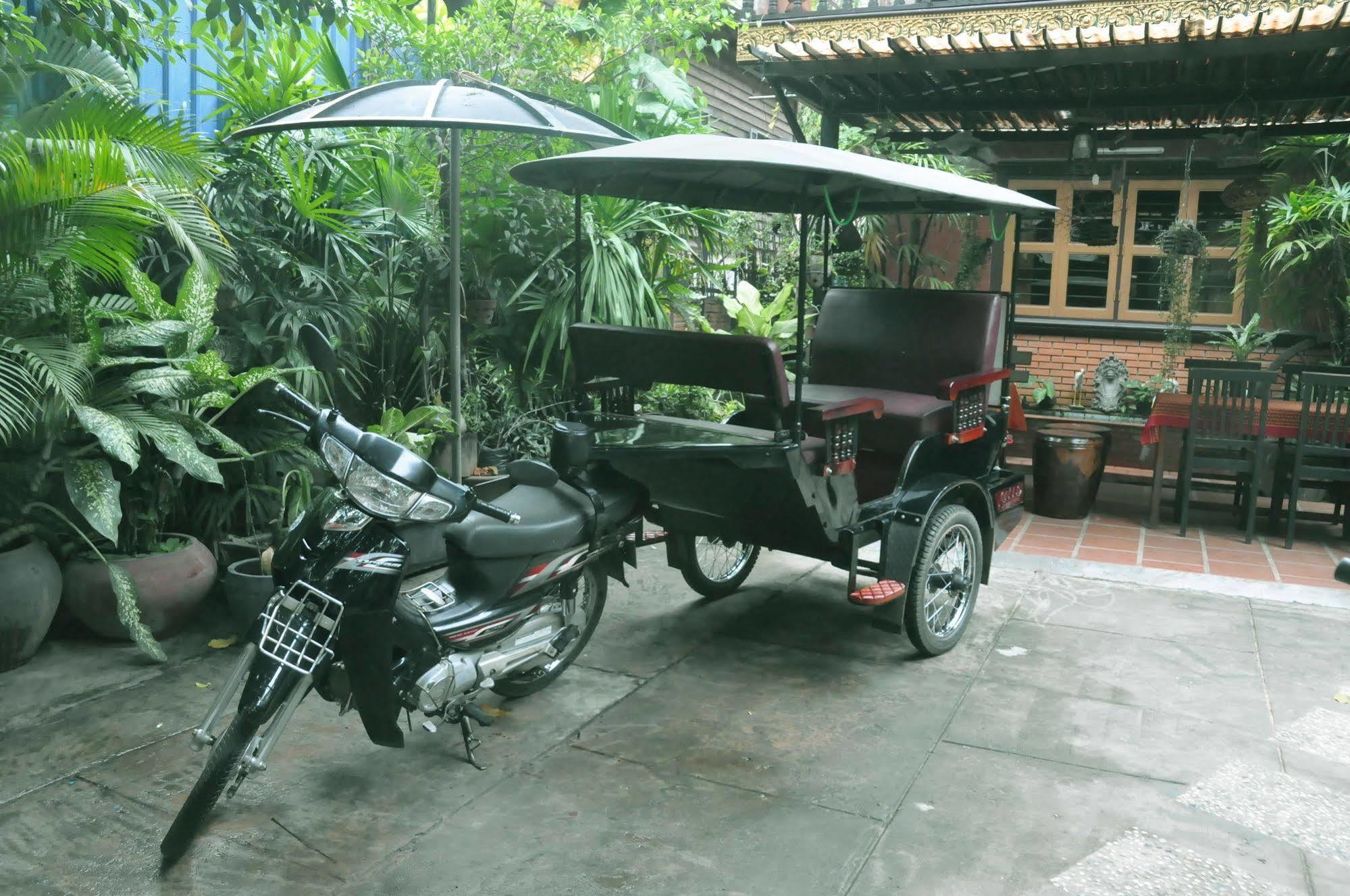 Big Lyna Villa Siem Reap Exterior photo